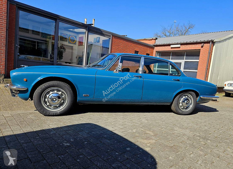 Véhicule utilitaire Jaguar 4.2 Manual 4-Speed...