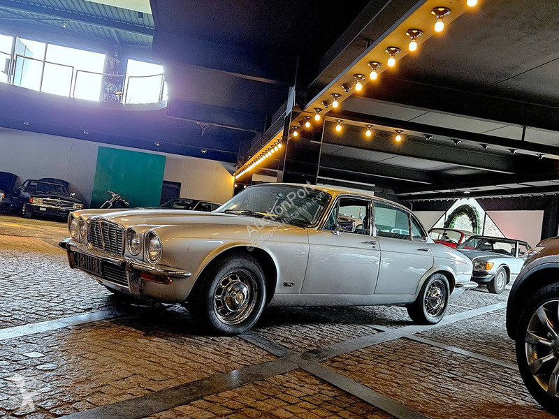 Véhicule utilitaire Jaguar (series II) 4.2...
