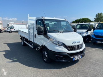 Con volquete Iveco