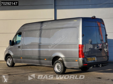 Fourgon utilitaire Mercedes