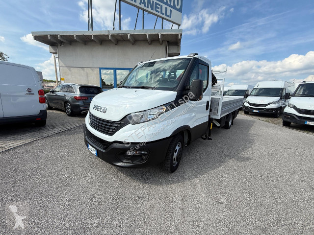 Furgoneta Iveco DAILY 35C14 CASSONE CON GRU