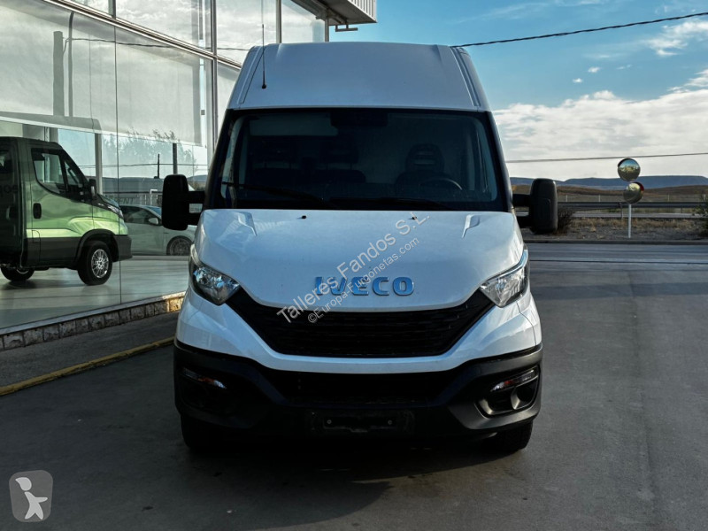 Furgoneta Iveco 35S14 16m3