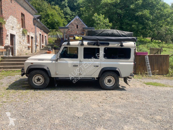 Véhicule utilitaire Land Rover 11O