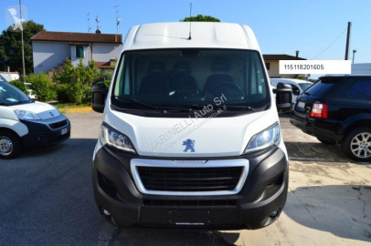 Caja cerrada Peugeot