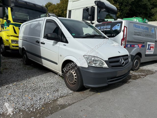 Véhicule utilitaire Mercedes 113 CDI...