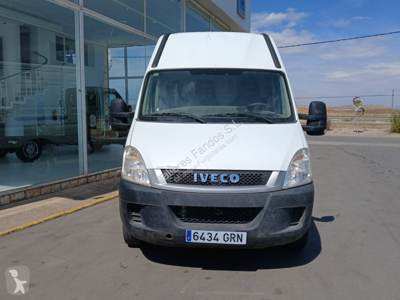 Furgoneta Iveco 35S13 10m3