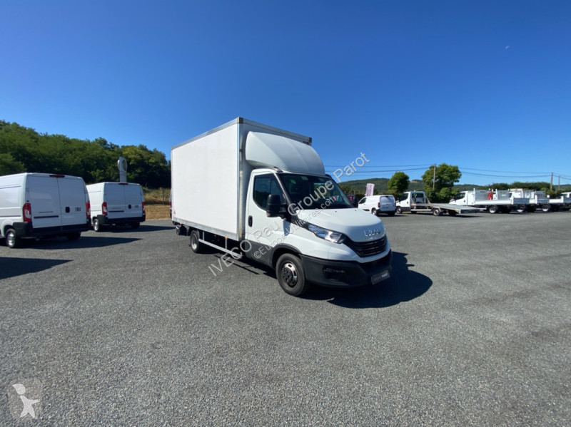 Furgoneta Iveco 35C16H3.0 empattement 3750