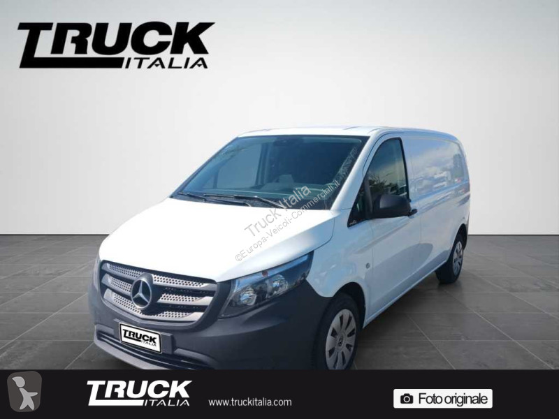 Furgoneta Mercedes III