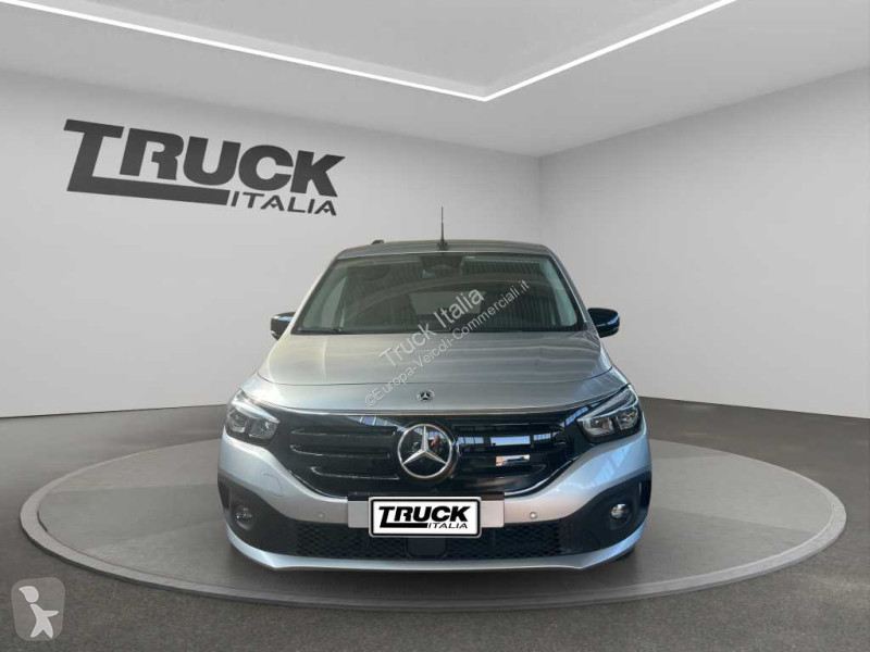 عربة نفعية Mercedes EQT - EQT 200