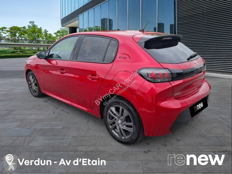 Véhicule utilitaire Peugeot 208 PureTech 100...
