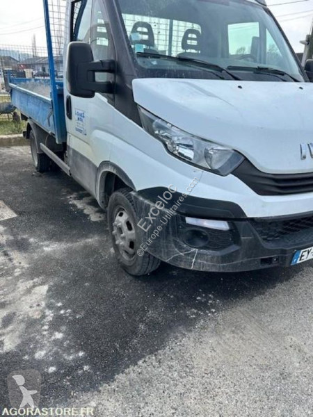 Véhicule utilitaire Iveco 35-150