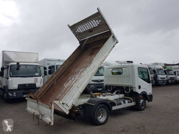 Utilitaire benne standard Nissan