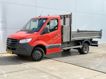 Utilitaire benne Mercedes