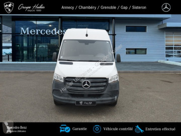 Fourgon long Mercedes