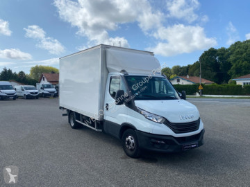 عربة نفعية بصندوق ذي حجم كبير Iveco