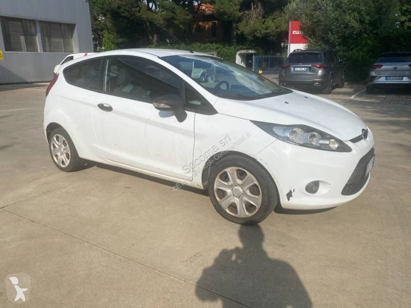 Véhicule utilitaire Ford