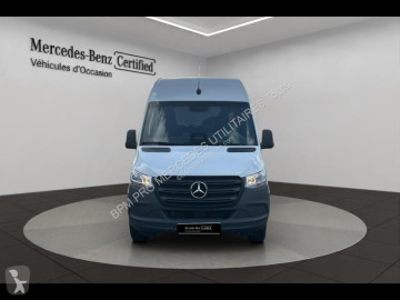Furgon dostawczy Mercedes
