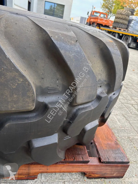 Samochód dostawczy Dunlop Used 555/70R24 EM...
