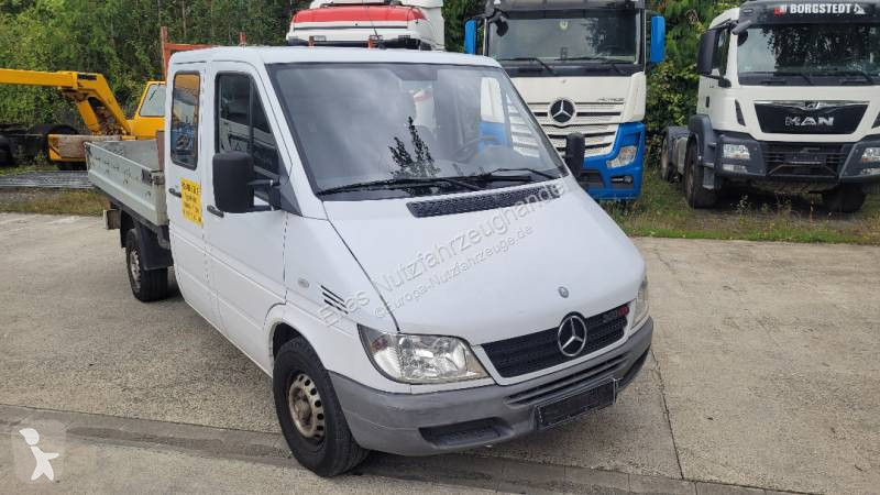 Samochód dostawczy Mercedes