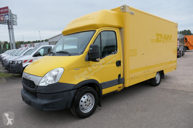 Véhicule utilitaire Iveco Daily 35 S11 C30C...