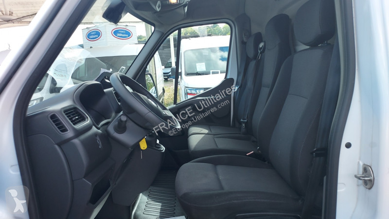 Véhicule utilitaire Renault MASTER III FG F3300...