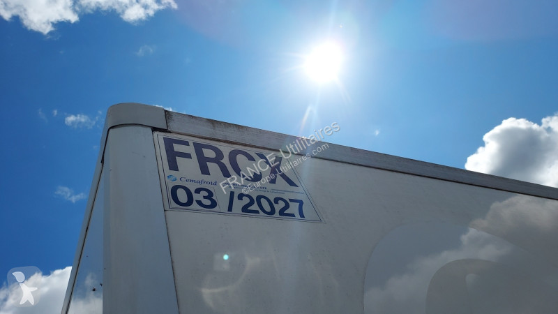 Véhicule utilitaire Iveco DAILY FRIGO RTE/SECT...