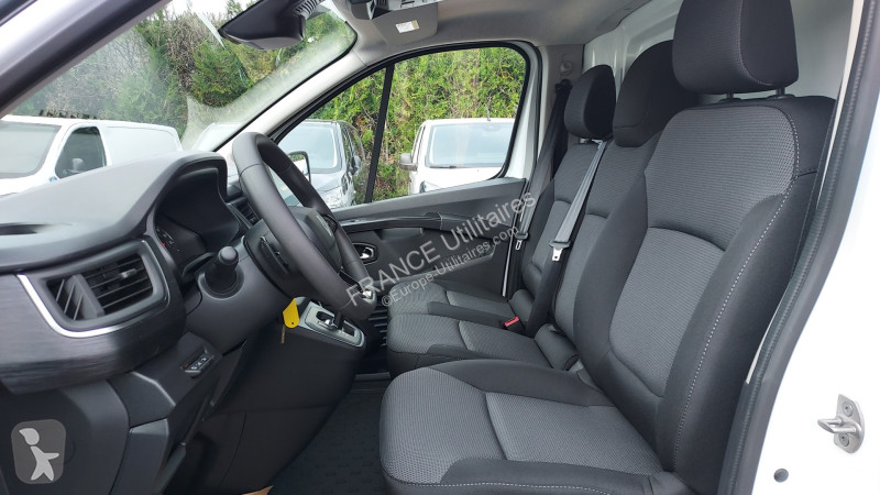Véhicule utilitaire Renault TRAFIC III FG BVA...
