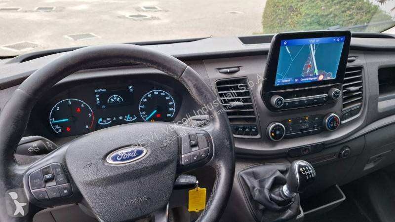Samochód dostawczy Ford