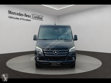 Fourgon long Mercedes