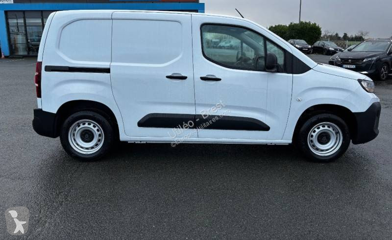 عربة نفعية Peugeot