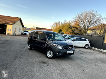Fourgonnette Mercedes