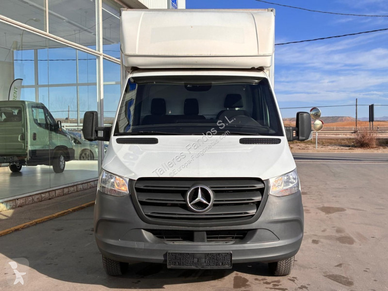 عربة نفعية Mercedes 514 20m3 con puertas traseras