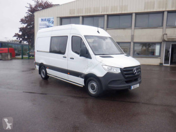 Fourgon long Mercedes