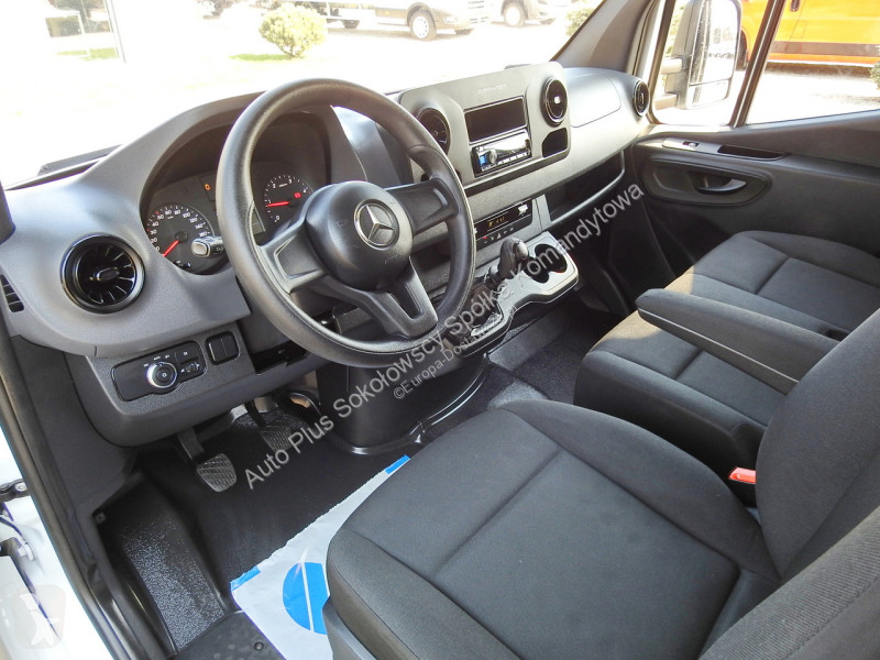 عربة نفعية Mercedes 23S18 DAILY
