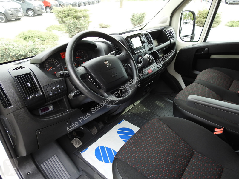 Samochód dostawczy Peugeot  BOXER