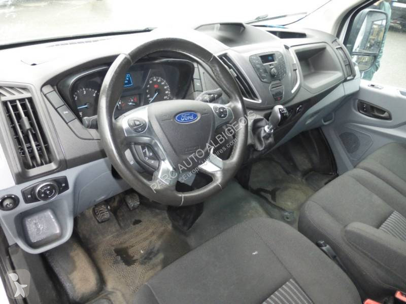 Véhicule utilitaire Ford