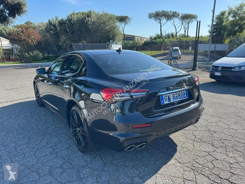 Furgoneta Maserati 330 CV MHEV IBRIDA