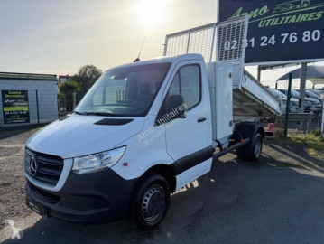 Utilitaire benne Mercedes
