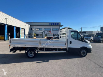 عربة نفعية منصة Iveco