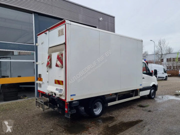 Furgon dostawczy Mercedes