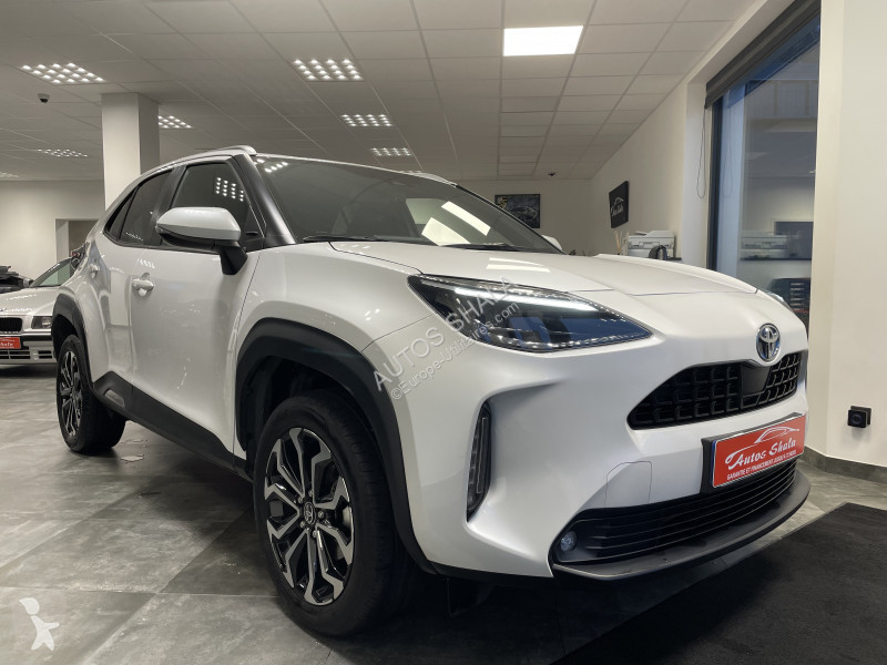 Samochód dostawczy Toyota YARIS CROSS 116H...