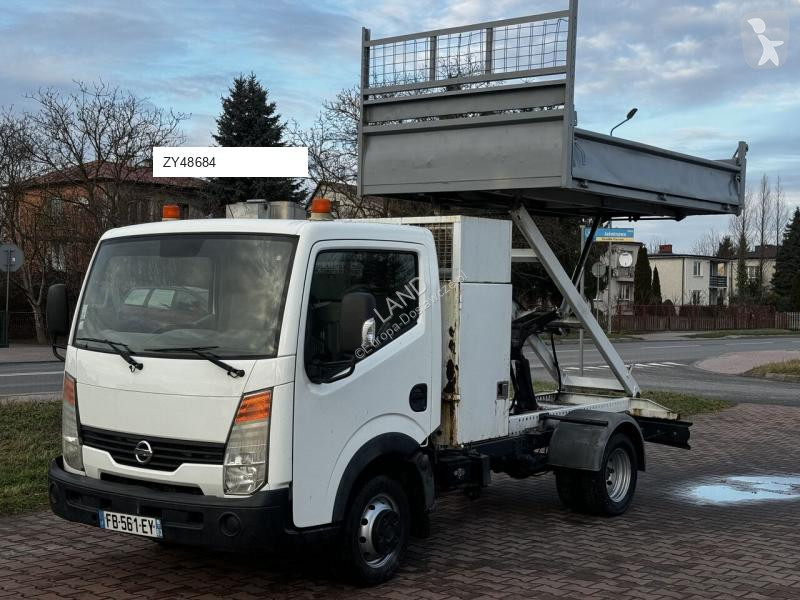Samochód dostawczy Nissan