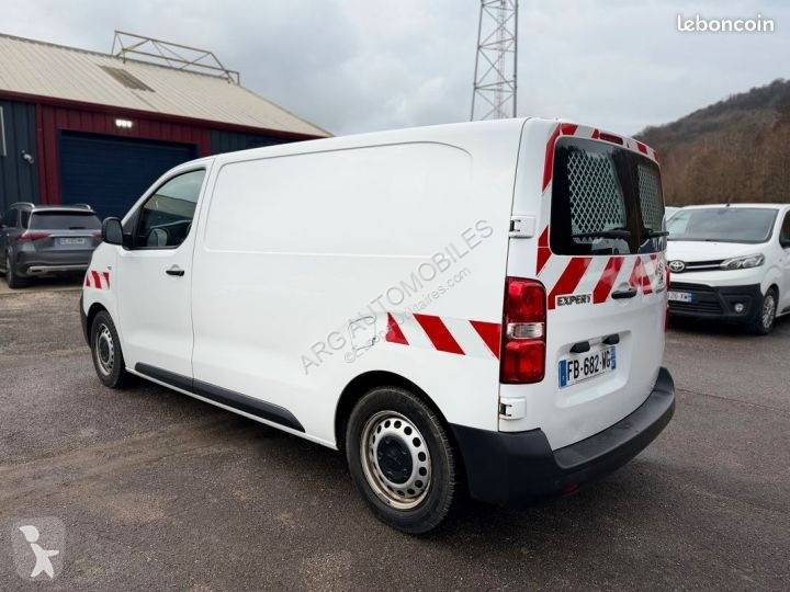 عربة نفعية Peugeot