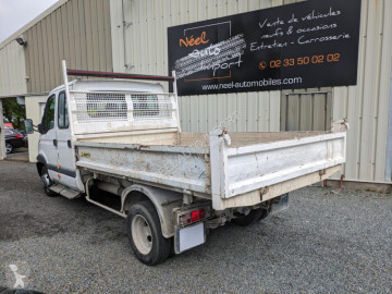 عربة نفعية مقفلة Renault