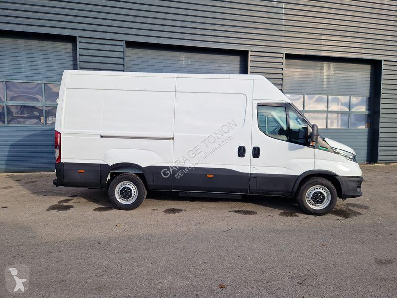Véhicule utilitaire Iveco 35S14 GAZ GNC + ESSENCE