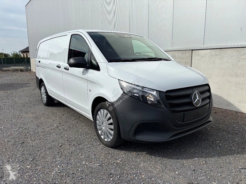 عربة نفعية Mercedes 114...