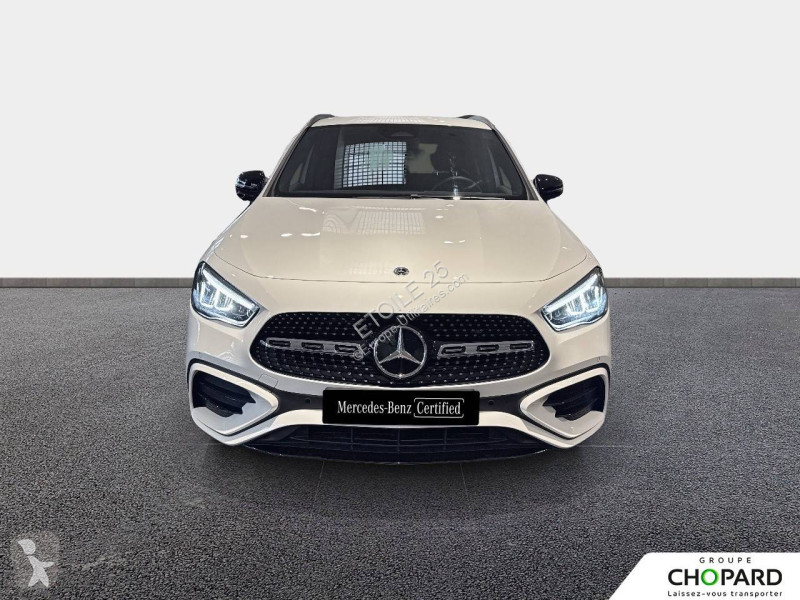 عربة نفعية Mercedes GLA 180 d 8G-DCT
