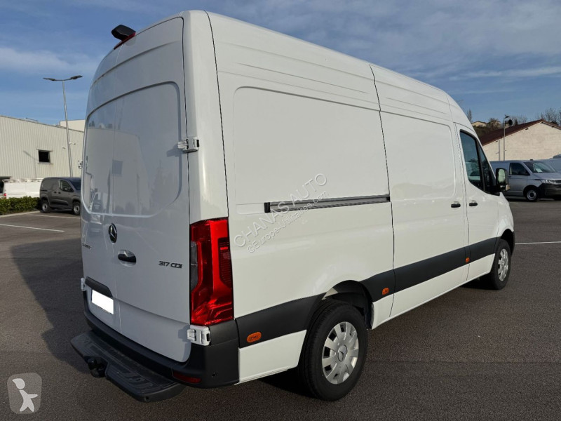 Véhicule utilitaire Mercedes 317 CDI 37 3.5T...