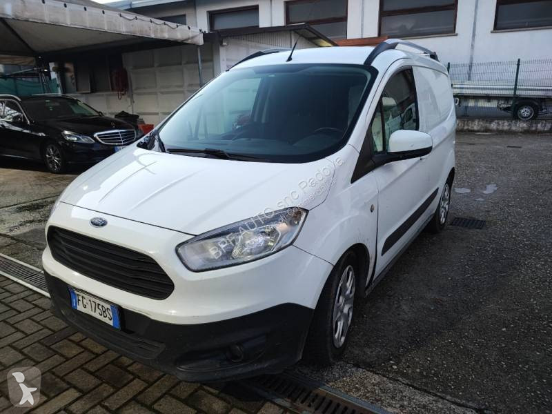 Véhicule utilitaire Ford