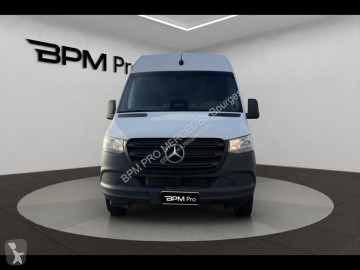 Furgon dostawczy Mercedes